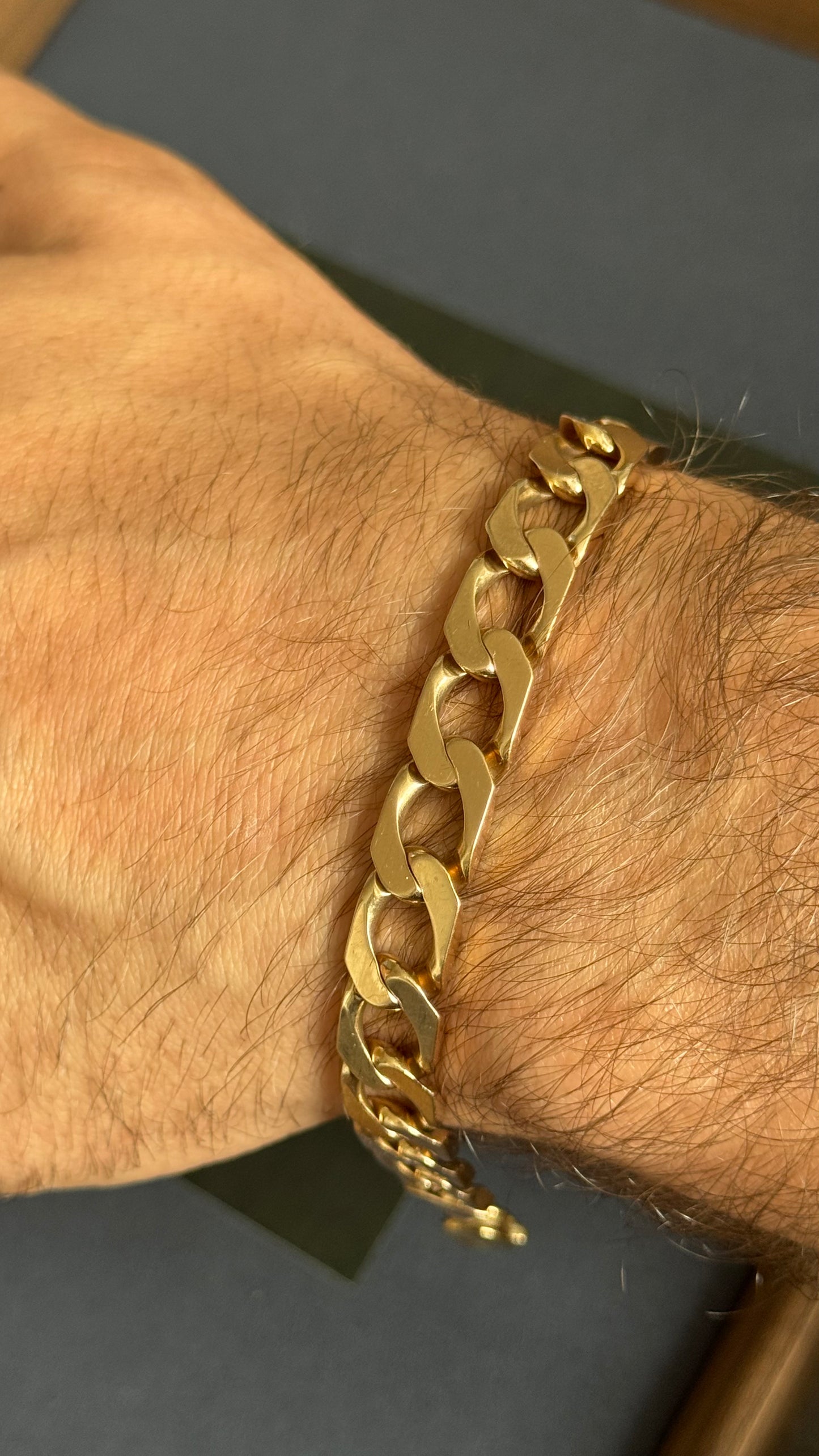 9ct Gold Curb Bracelet Solid