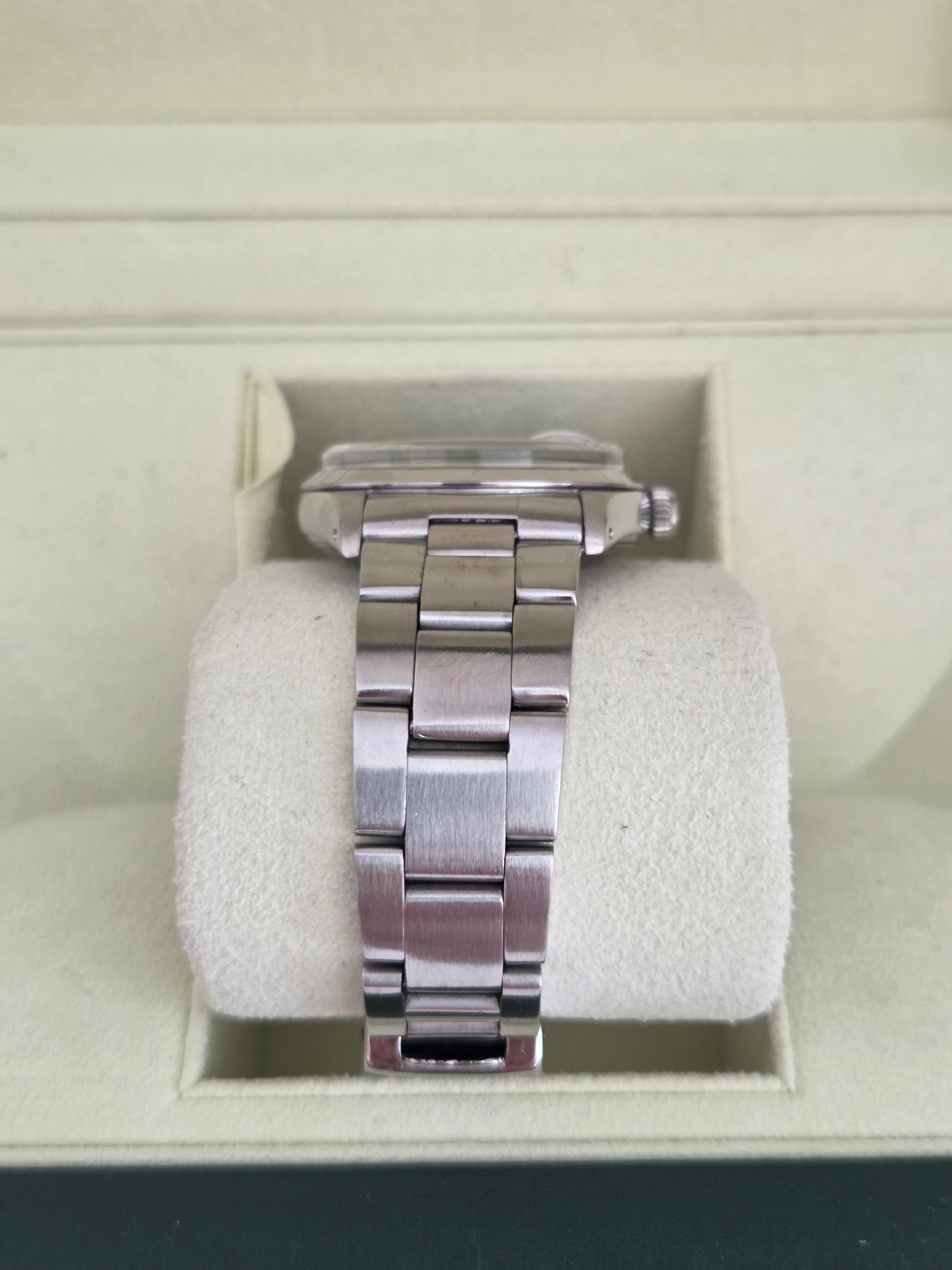 Rolex Oyster Perpetual Date