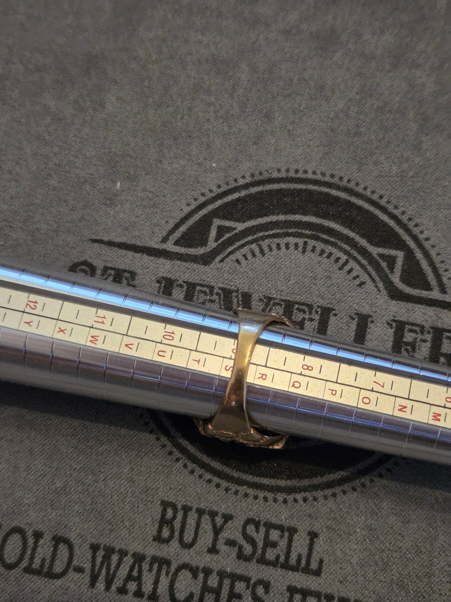 9kt Gold Keeper Ring