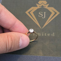 18ct Gold single diamond Ring