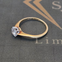 18ct Gold single diamond Ring